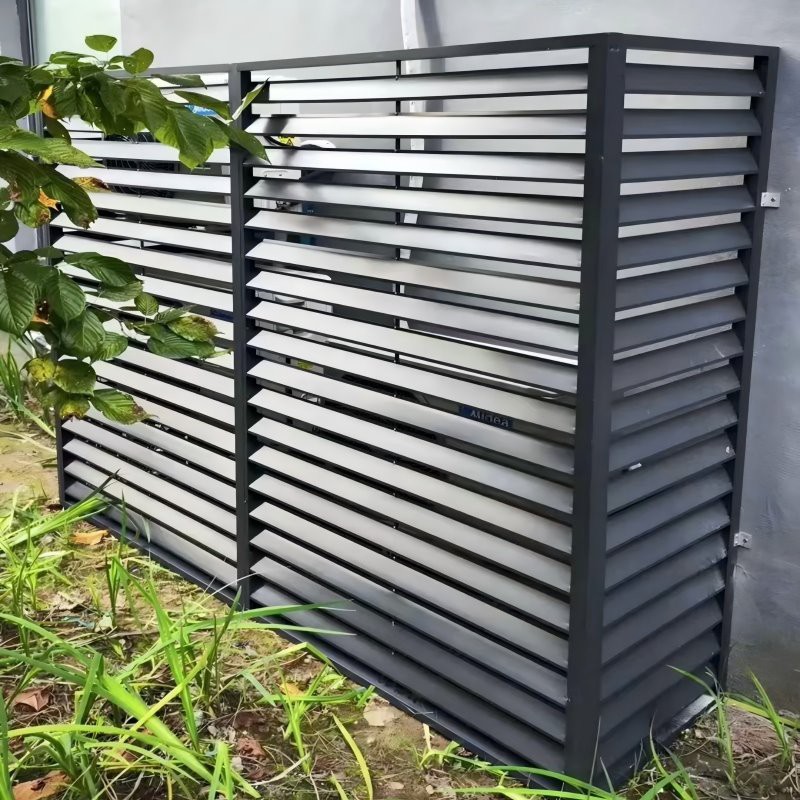 Aluminijasto okno z žaluzijami